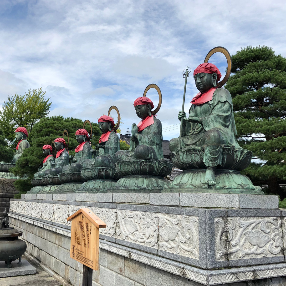 白馬から約1時間、長野市にある善光寺のおすすめポイント