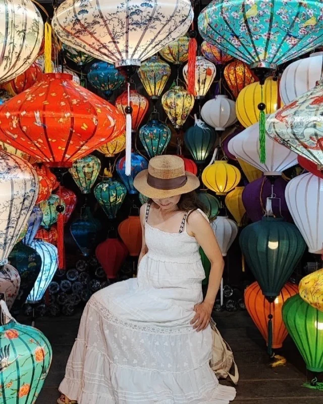 ュレーター・MIYOさんのベトナム旅

オンオフシーズン問わず、さまざまな旅を紹介してくれるキュレーターのMIYOさん。今回は夏のオフシーズン編ということで、ベトナム旅を紹介してくれました。
海も観光地もご飯も…、どれもすごい魅力的なところばかり。。
この夏、海外へ行きたい、、、と思っている方は、
ぜひベトナム旅はいかが!?
公式HPをチェックしてみてくださいねー。
詳しくはプロフィール欄からご確認ください。

#キュレーターMIYOさん　#ベトナム旅 #ダナン #ランタン #ホーチミン #SNOWANGEL #SNOWANGELMAG #スノーエンジェル #スノボ女子 #女子旅 #海外旅 #オフシーズン #スノボ